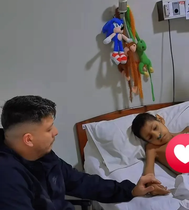 Damián Córdoba conmovido al visitar a Theo, el pequeño que lucha contra un cáncer