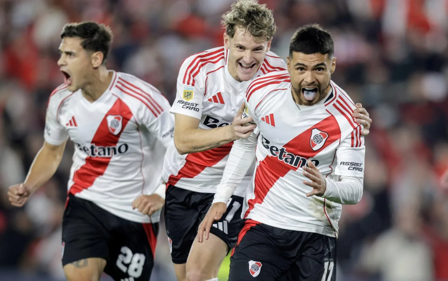River Plate le ganó a Barracas Central 3 a 0 y se metió en los cuartos de final del Torneo Apertura