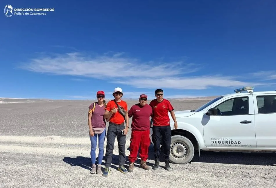Rescataron a turistas rusos extraviados en Campo de Piedra Pómez