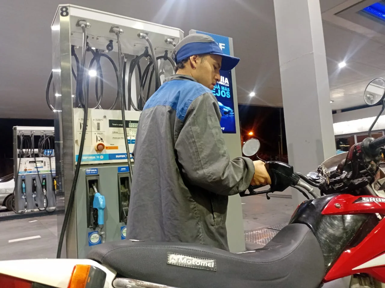 YPF subió los combustibles hasta 0,4%