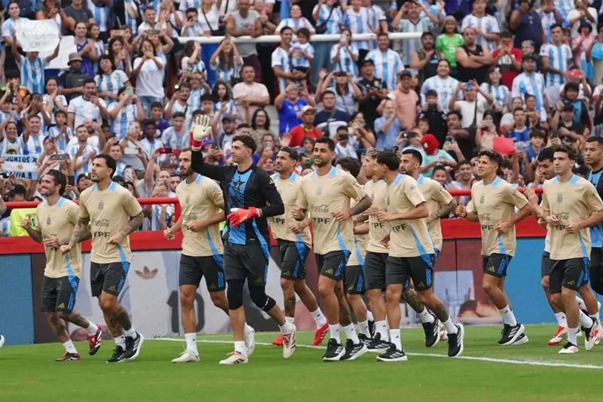 Con la vuelta de Messi y sorpresas, Scaloni dio la prelista de la Selección Argentina