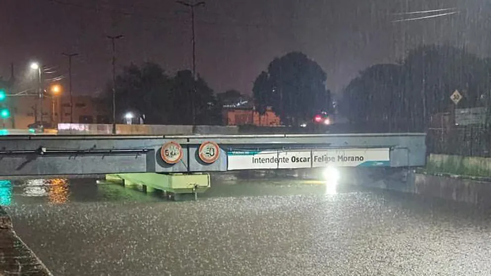 Buenos Aires con alerta roja soportando una tempestad por tormentas, inundaciones, evacuados y destrozos por granizo