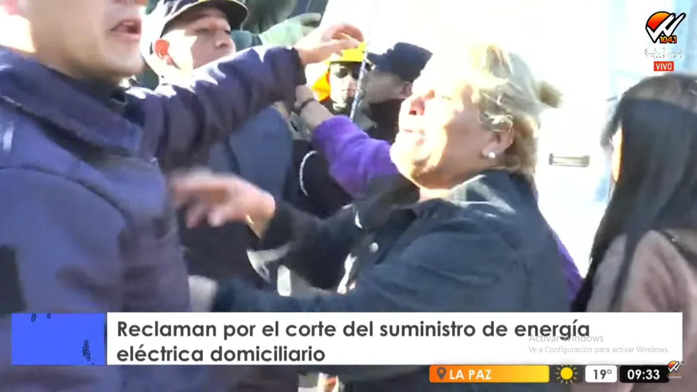 Momentos de tensión en Catamarca: vecinos cortan el Camino de la Virgen en el límite entre Capital y Valle Viejo y hubo incidentes