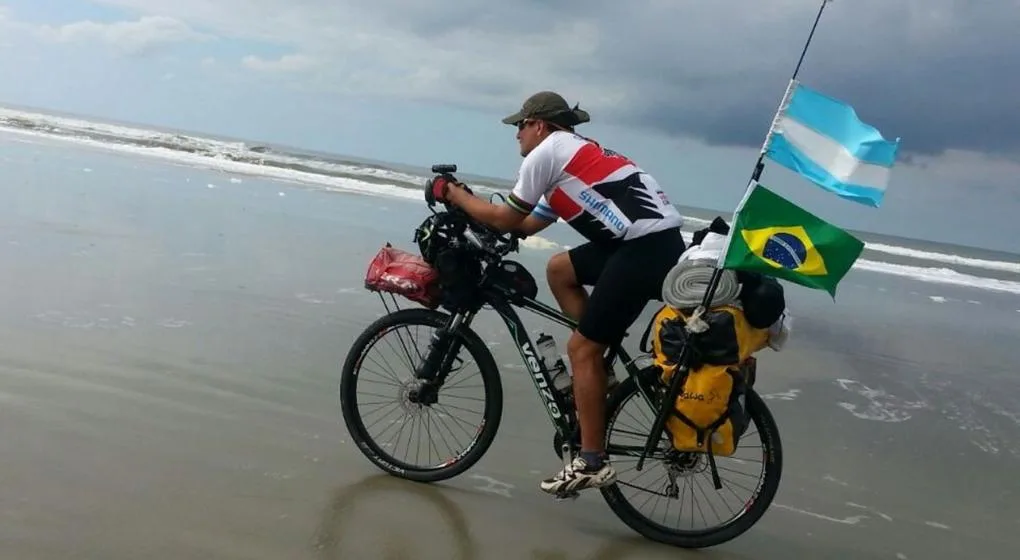 Córdoba: le robaron la bicicleta al ciclista que pedaleó hasta Qatar para el Mundial