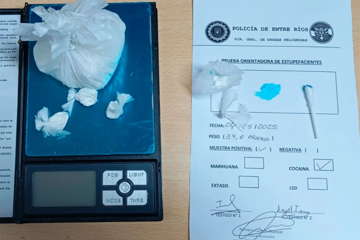 Mujer amenazó con matar a su pareja si tiraba un paquete con cocaína que pretendía vender