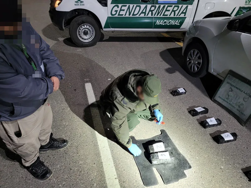 En ruta salteña: secuestran más de cinco mil dosis de cocaína y marihuana en un control vehicular
