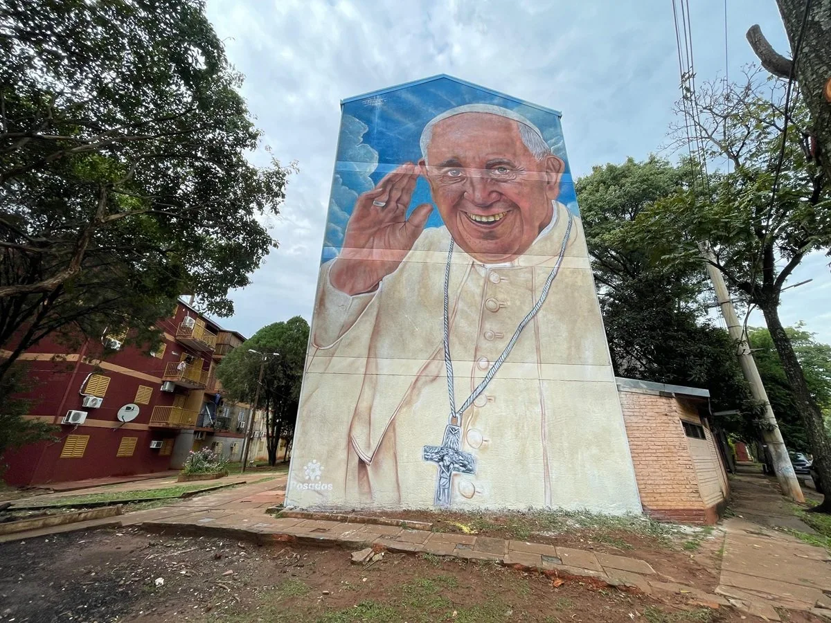 Inauguraron un mural hiperrealista de 16 metros que rinde homenaje al papa Francisco