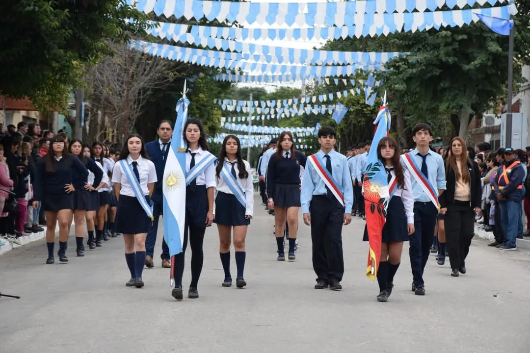 Catamarca: Alijilán celebró el Día de la Patria con un emotivo acto y desfile cívico-policial