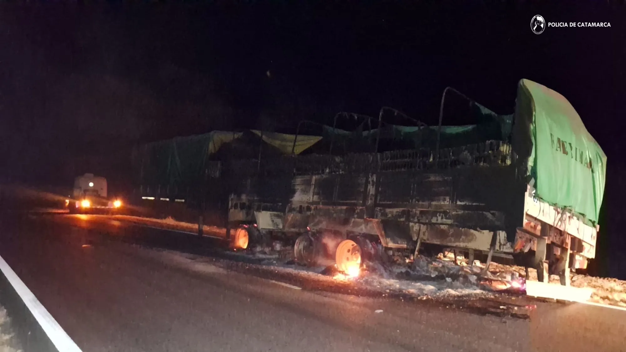Catamarca: se incendió el acoplado de un camión en La Paz