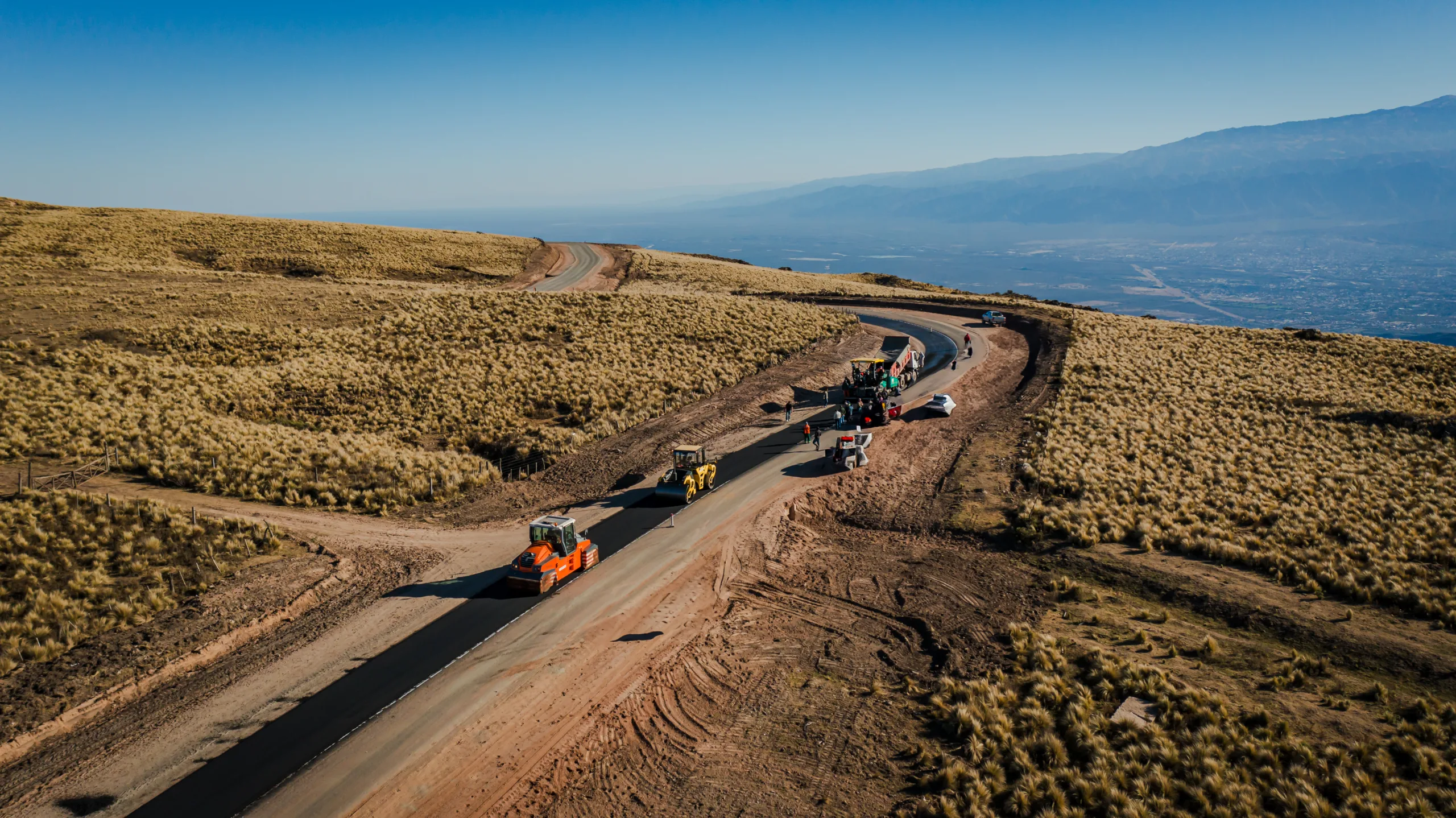 Catamarca: aseguran que la Ruta 42 estará lista en pocas semanas para conectar el Valle Central con El Alto por una vía segura y rápida