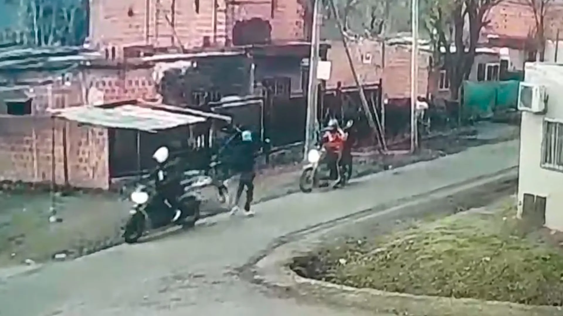 Mujer policía se defendió y mató a un motochorro de 15 años durante un intento de robo