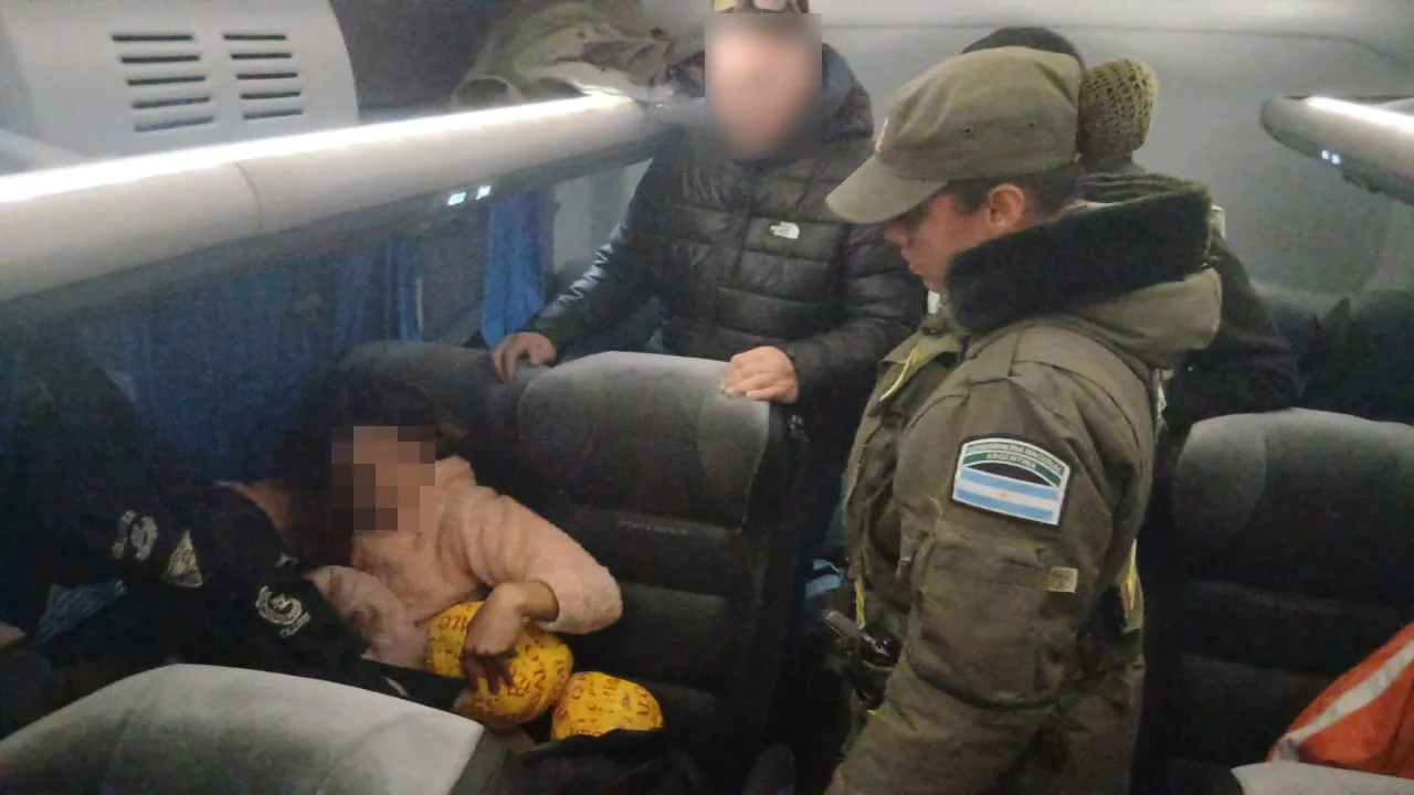 Tucumán: tres bolivianos quedaron detenidos por ingerir 235 cápsulas con cocaína