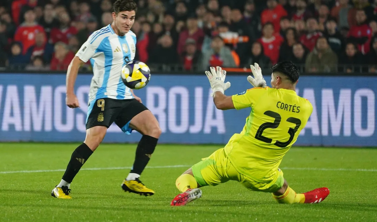 Eliminatorias: Argentina derrotó a Chile 1 a 0 con gol de Julián Álvarez