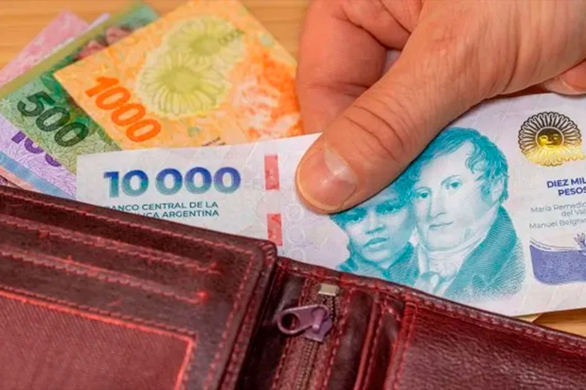Salario mínimo: a cuánto subió en junio y qué aumentos habrá en los meses venideros