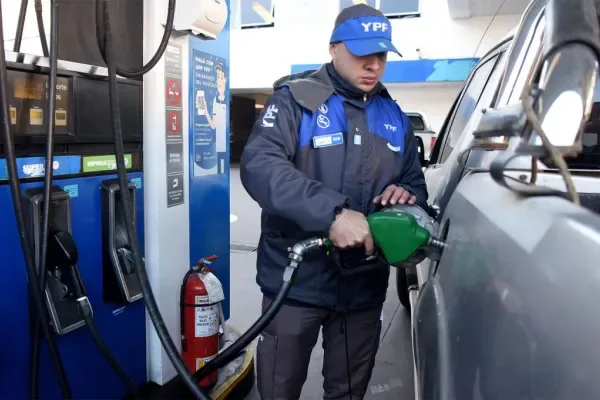 Los precios de los combustibles volvieron a subir desde este domingo