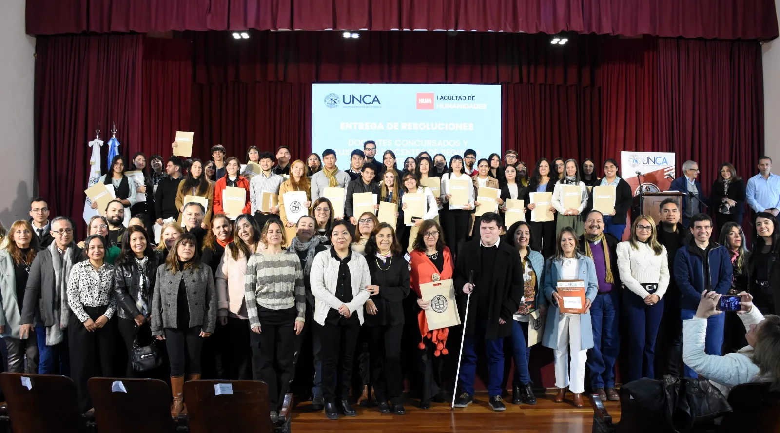 La Facultad de Humanidades de Catamarca entregó resoluciones a docentes concursados y ayudantes alumnos
