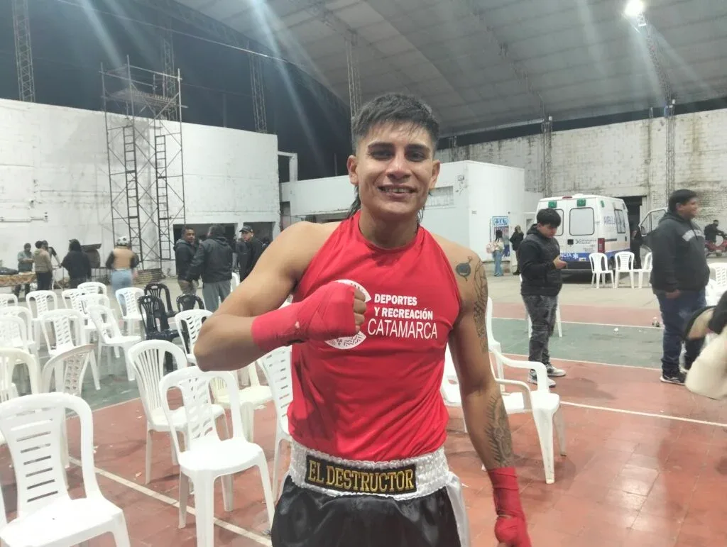 Catamarca: Exequiel Carrizo cerró con un peleón la «Noche de Campeones II»