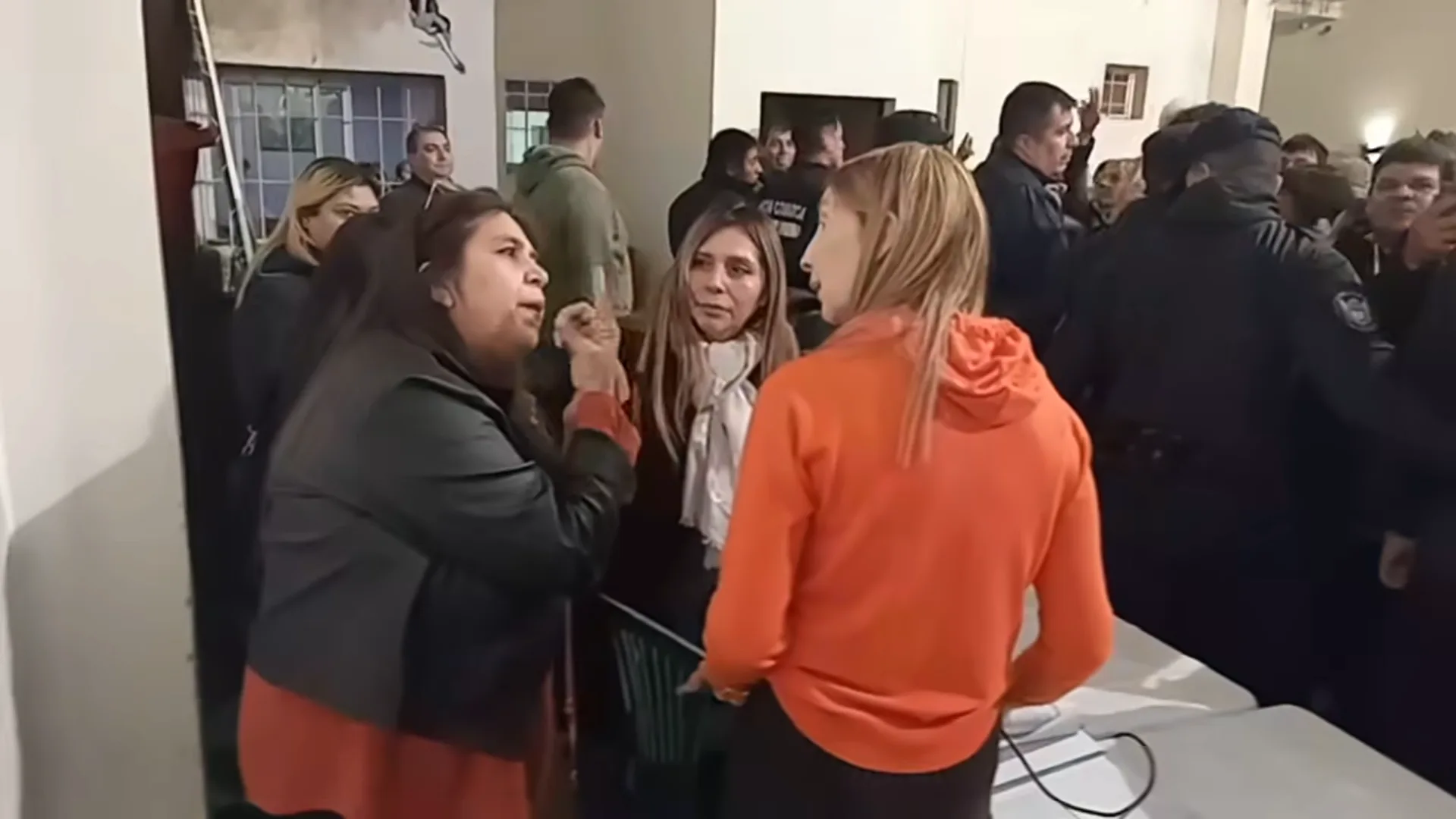 Catamarca: escandalosa asamblea en la mutual de los municipales de la Capital