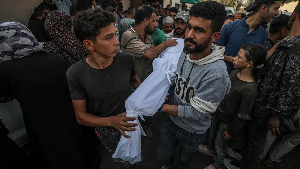 Emboscada: denunciaron que el ejército de Israel atacó a una multitud que esperaba ayuda alimentaria en el sur de Gaza