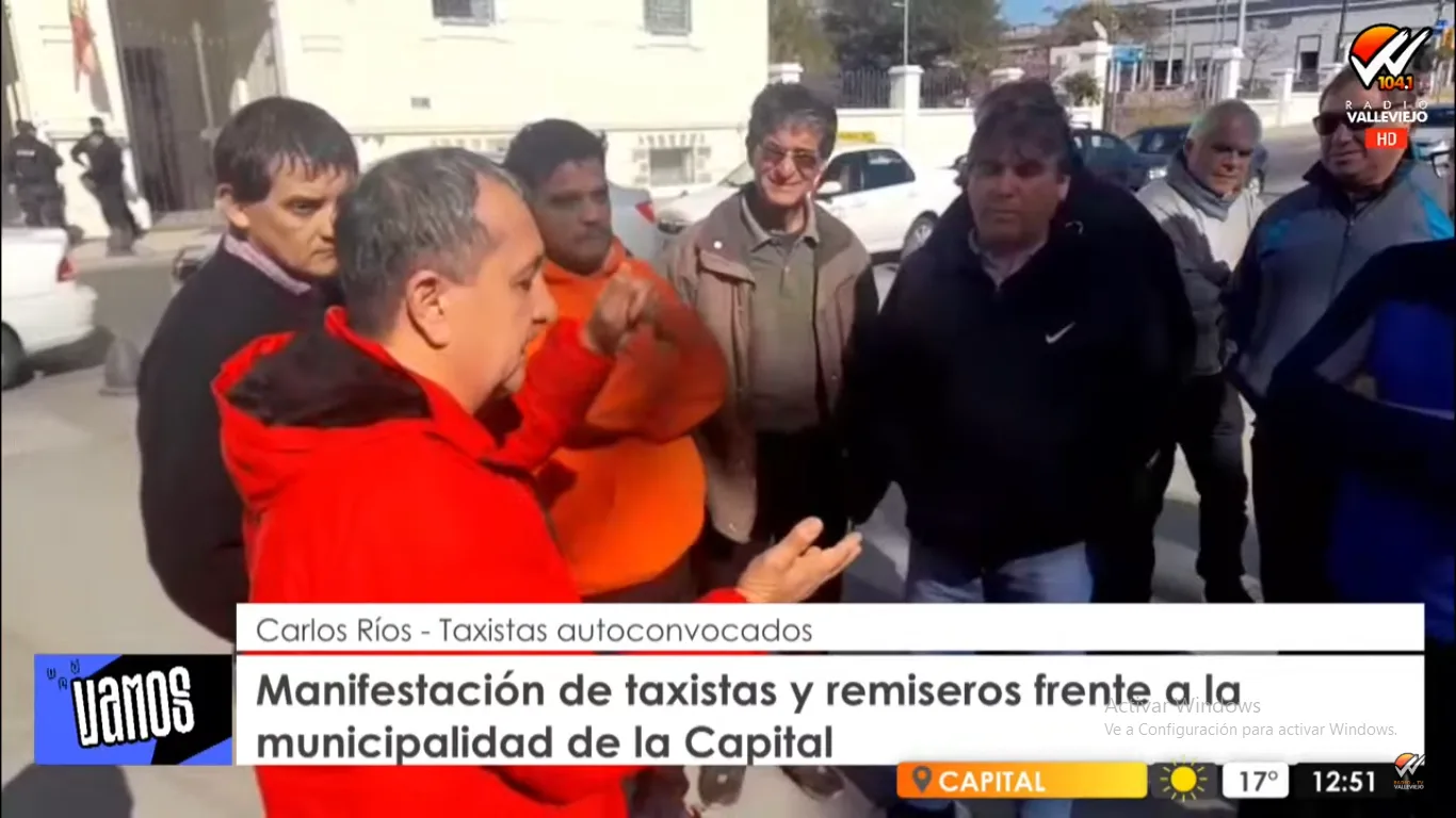 Catamarca: protesta de taxistas y remiseros frente a la Municipalidad: recrudece  el conflicto por Uber