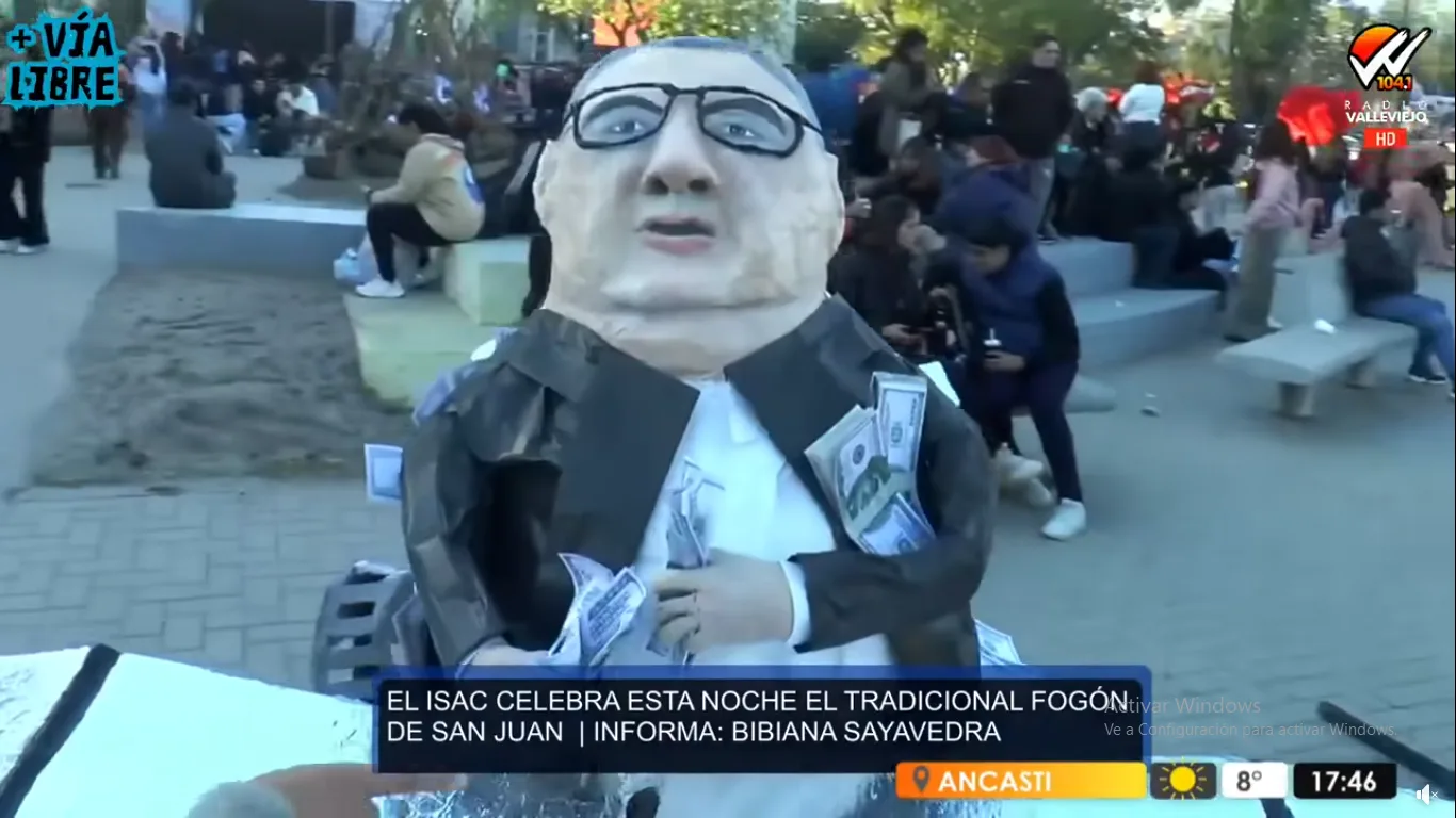 Quemaron “Jalilandia”, en la tradicional Fogata de San Juan organizada por el ISAC (Video)