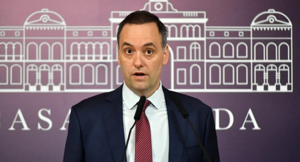 El Gobierno eliminó por decreto el Día del Empleado Público