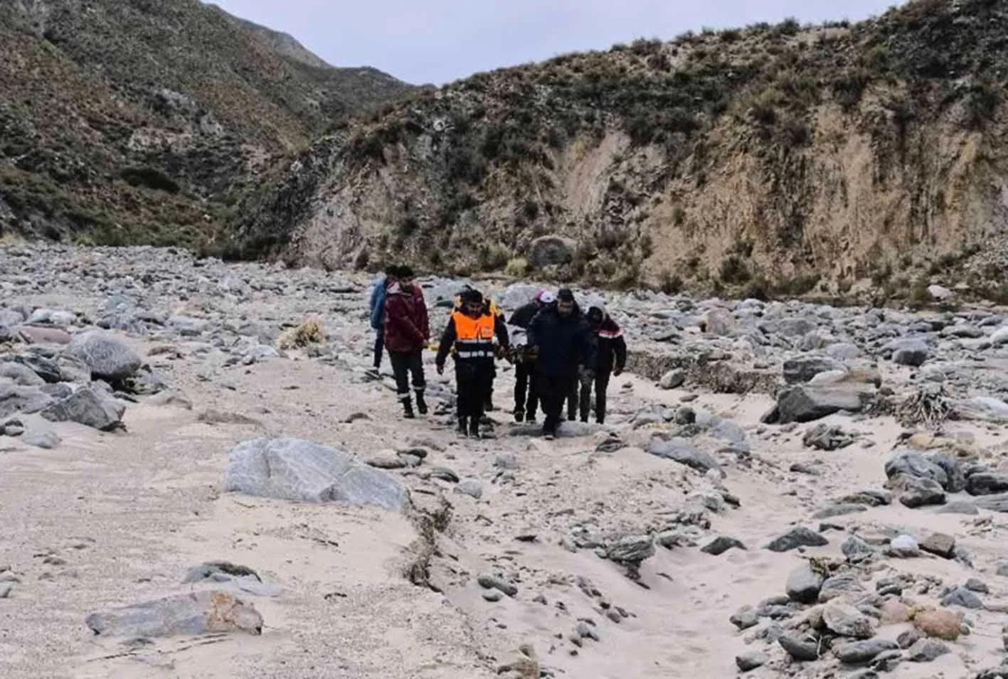 El precario rescate de una joven en la cordillera, expuso una vez más la negligencia del Gobierno de Catamarca