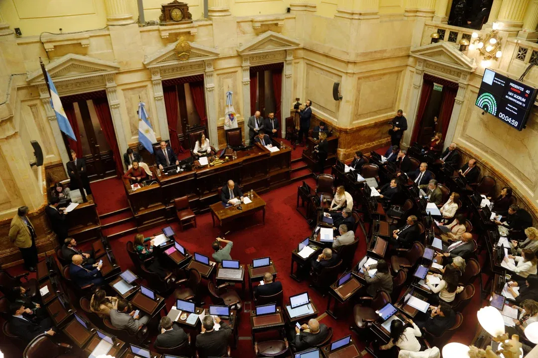 Guillermo Francos expone el informe de gestión en el Senado