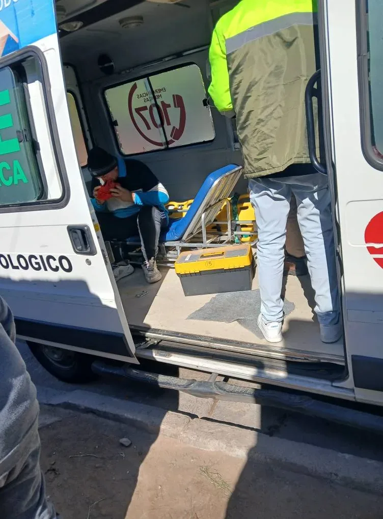 Catamarca: el hombre que desfallecía sin atención en el hospital, fue atendido luego de que su familia reclamó en la radio