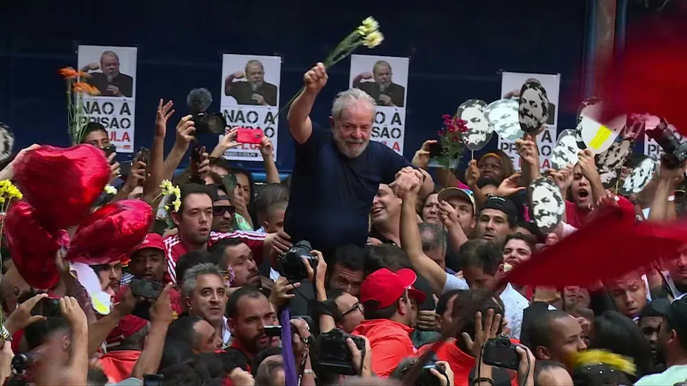 Brasil: la mayoría de la población asegura sentir vergüenza del presidente Lula