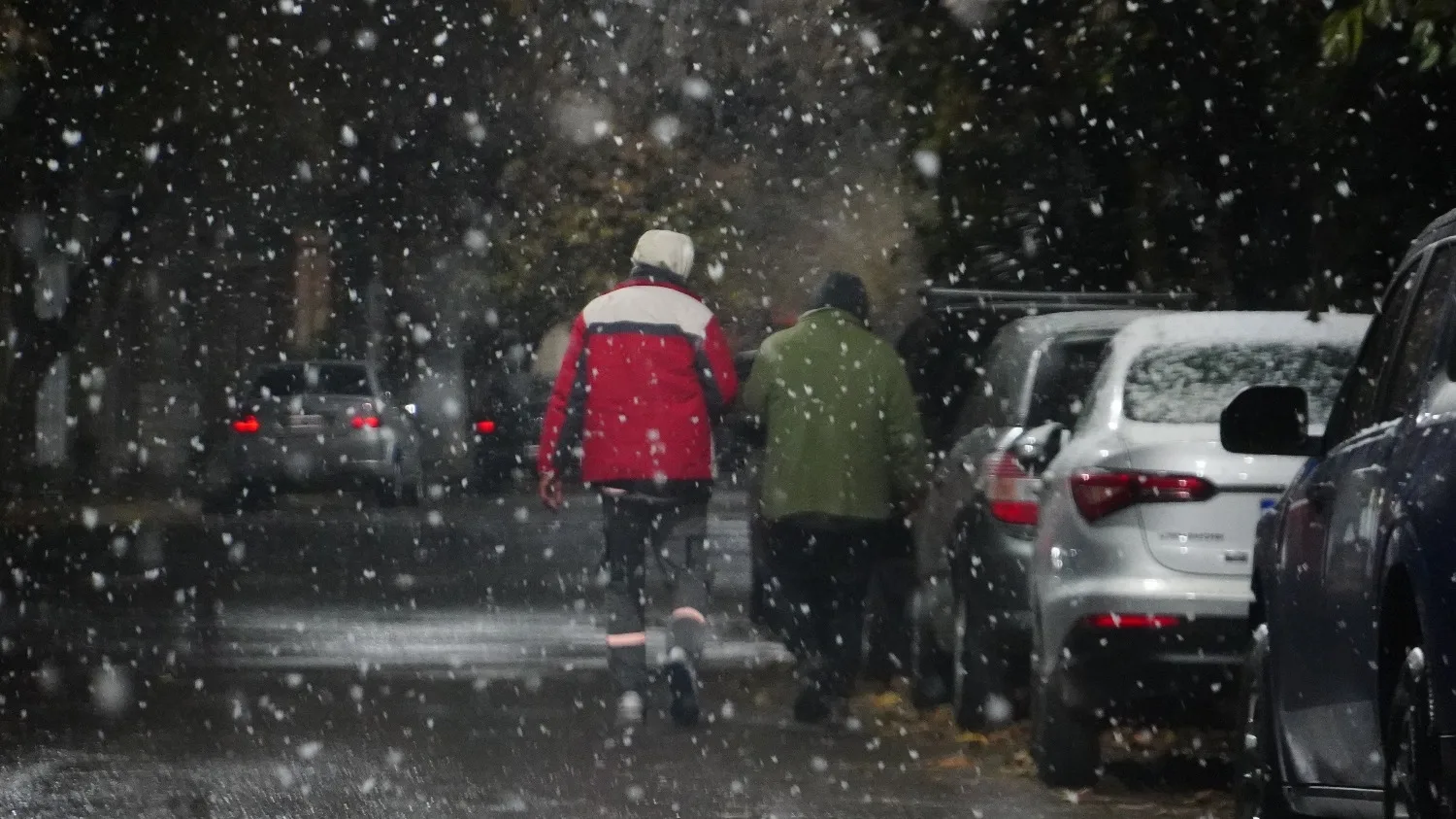 Algunos municipios catamarqueños no trabajarán mañana por la ola polar: está nevando en el interior y hay agua nieve en sectores de Capital
