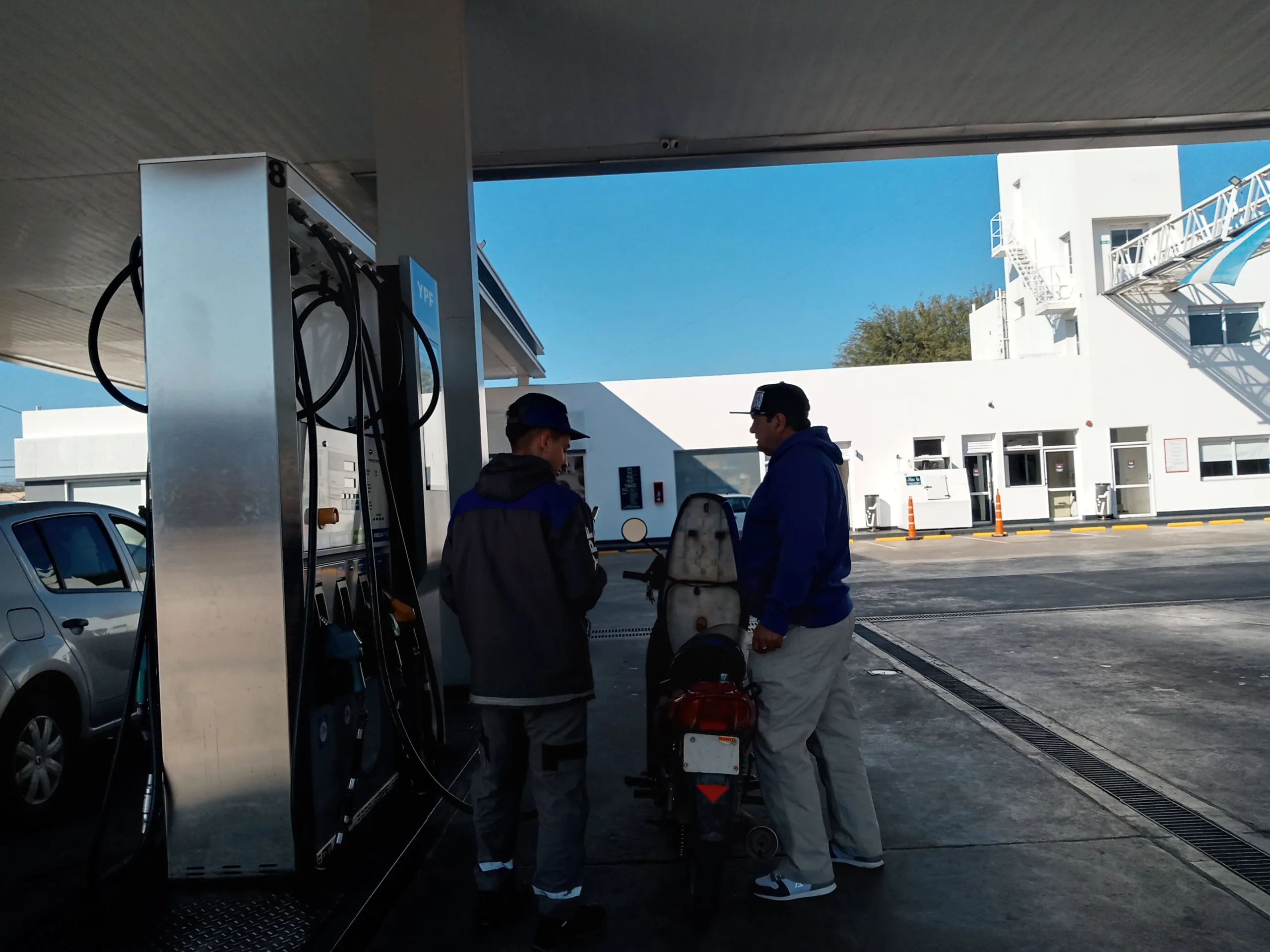 YPF aumentará los precios de los combustibles desde esta medianoche