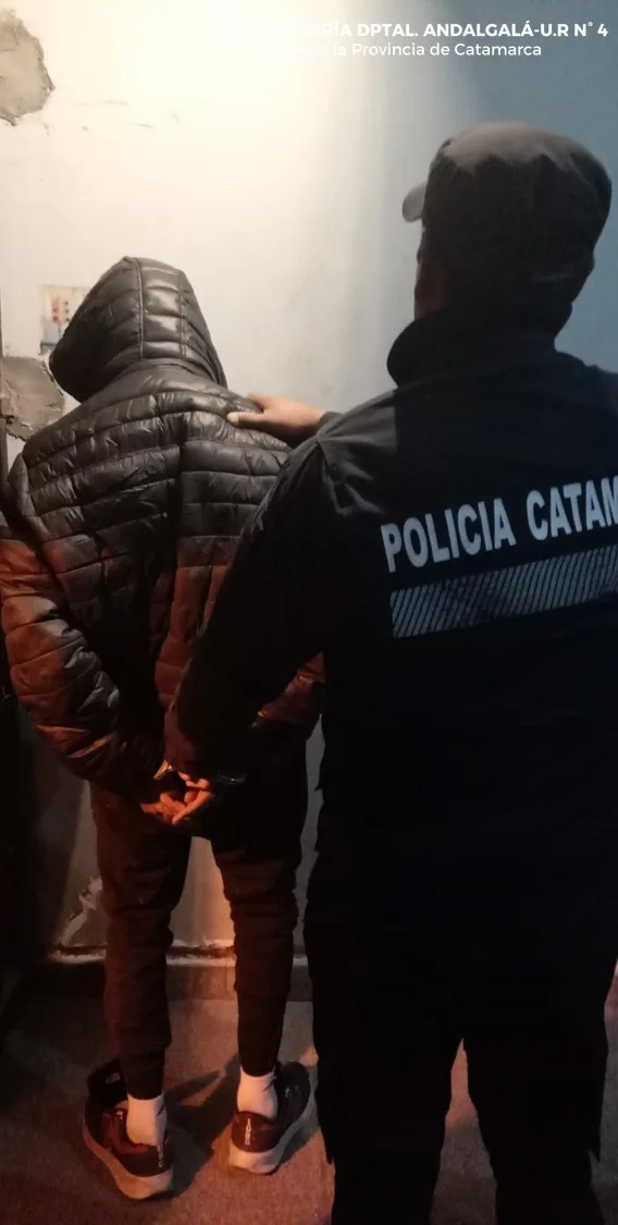 Catamarca: detienen a un joven y le secuestran dos armas blancas en Andalgalá