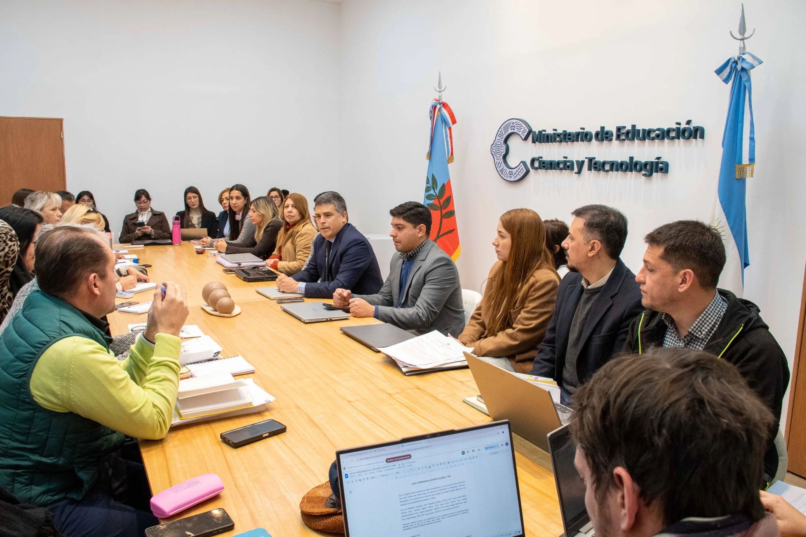 El Ministerio de Educación de Catamarca recibió a los gremios docentes en el marco de la paritaria pedagógica