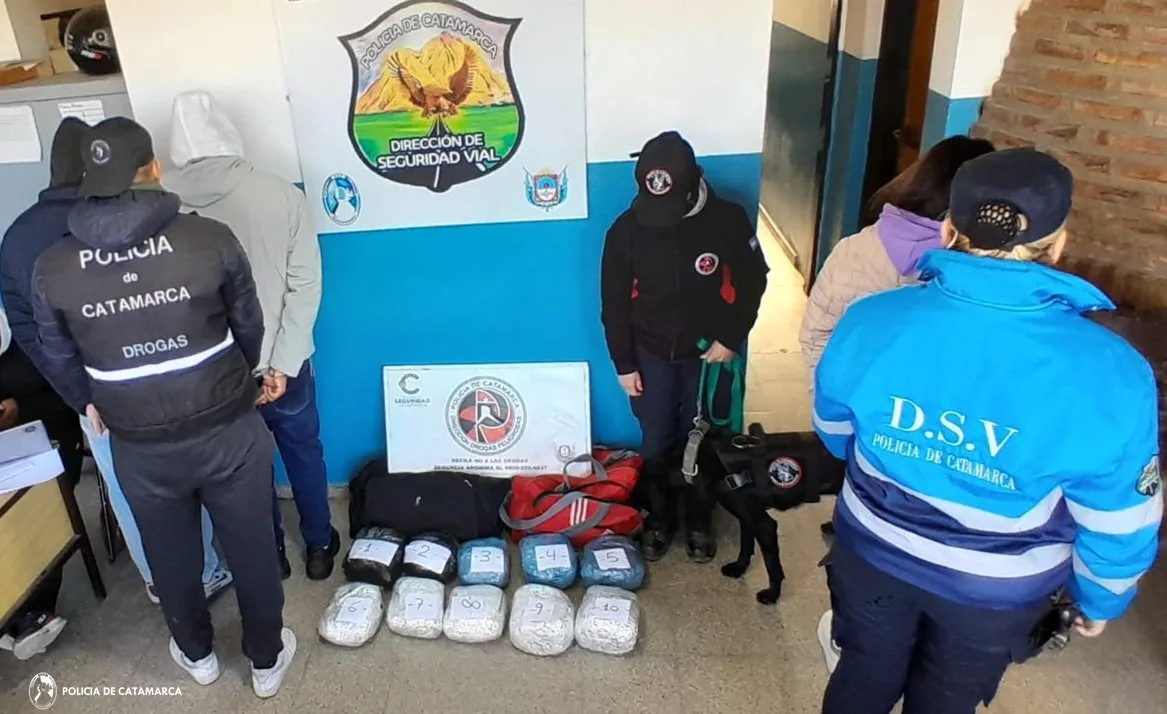 Catamarca: detuvieron a tres personas con más de 10 kilos de marihuana en el puesto caminero de El Portezuelo