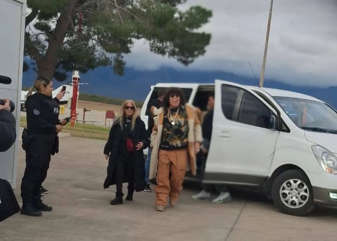 “La Mona” Jiménez ya está en Catamarca para su show de mañana en el Bicentenario