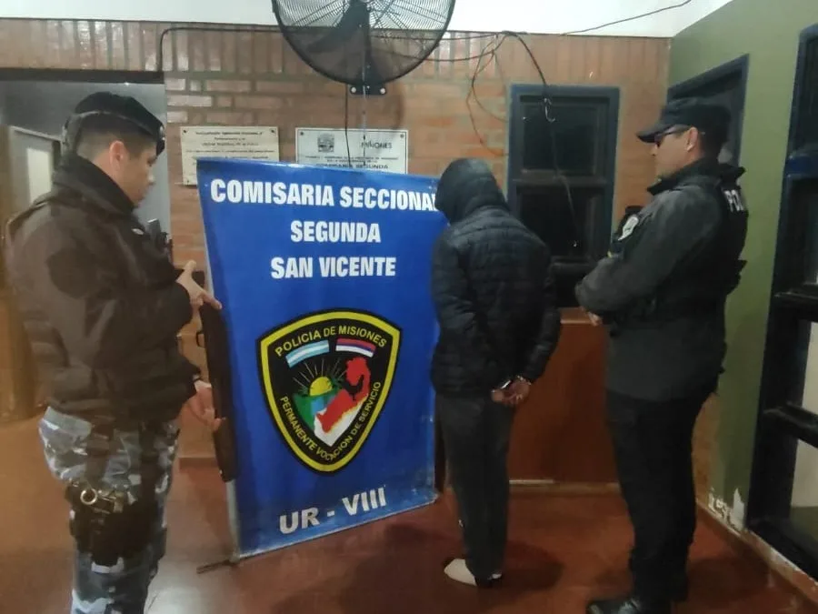 Joven de 19 años detenido por homicidio: heridas cortantes en el rostro, cavidad bucal, y ausencia de ambos globos oculares
