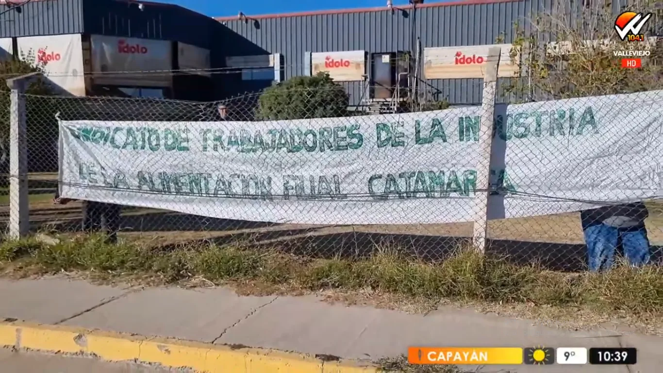 Catamarca: paro de casi 90 trabajadores de la fábrica CAMINO por demora en el pago