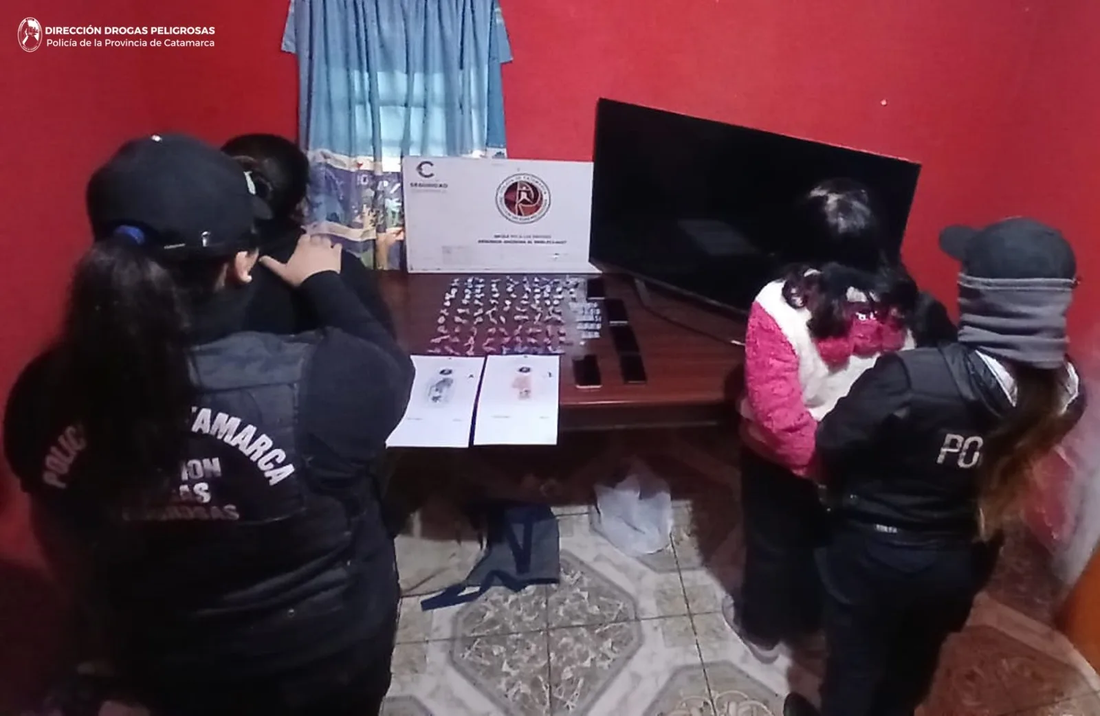 Catamarca: secuestraron más de cinco millones de pesos, drogas y detienen a cinco personas