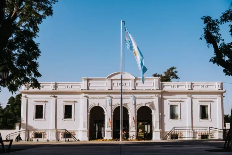 “Viernes negro” por dos nenas fallecidas en incendios: el municipio capitalino postergó los festejos por el aniversario de la Ciudad