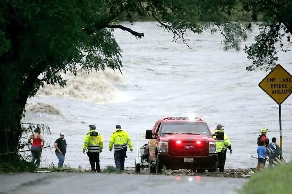 Inundaciones catastróficas en Texas: al menos 27 muertos y más de 25 nenas desaparecidas