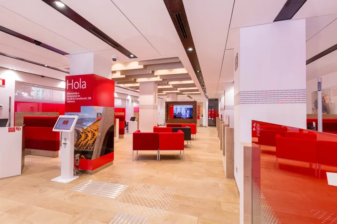 Denunciaron despidos masivos “por telegrama” en todas las sucursales del país del banco Santander
