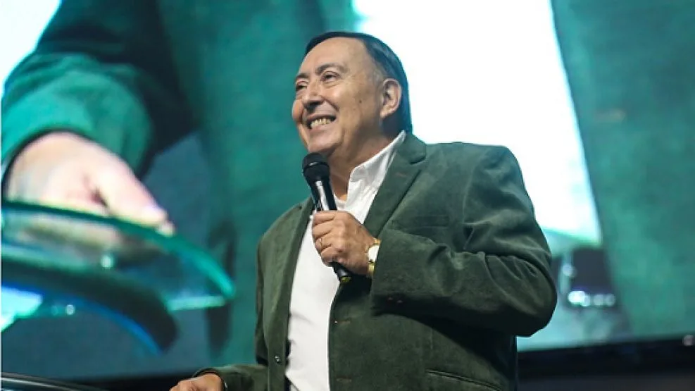“Vení a buscar tu milagro”: el discurso grandilocuente del pastor elegido por Javier Milei