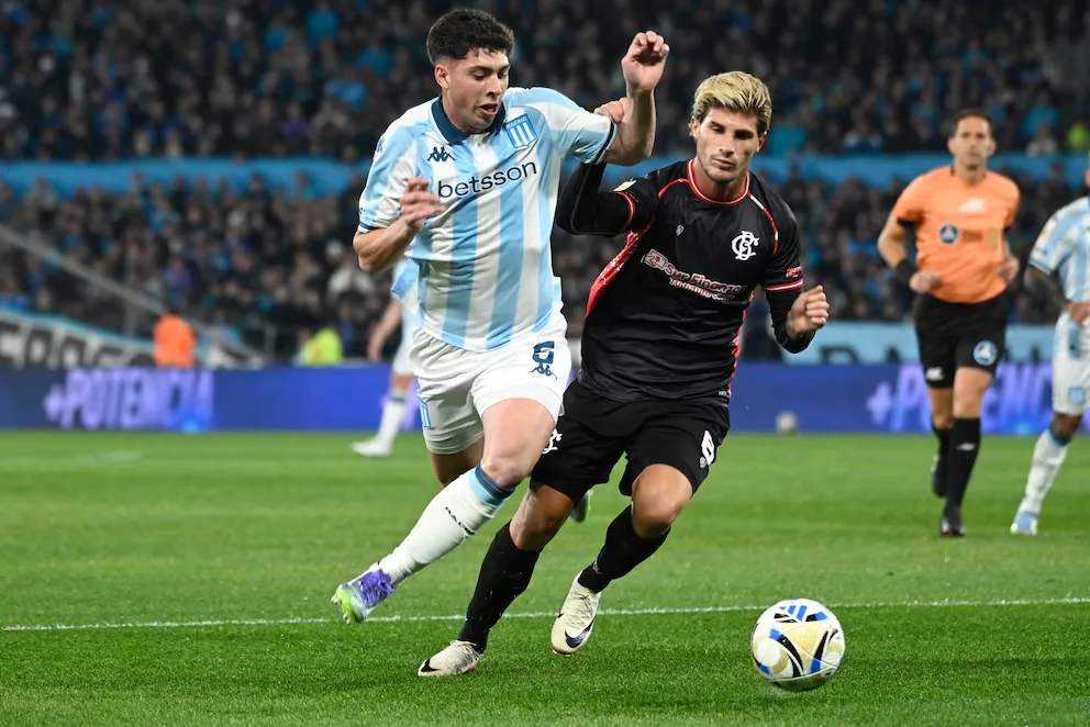 Racing debutó en el Torneo Clausura perdiendo sobre la hora contra Barracas Central en Avellaneda