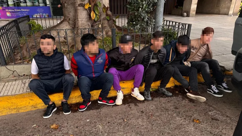 Intentaron coimear a policías, fueron detenidos y les encontraron una bolsa llena de joyas