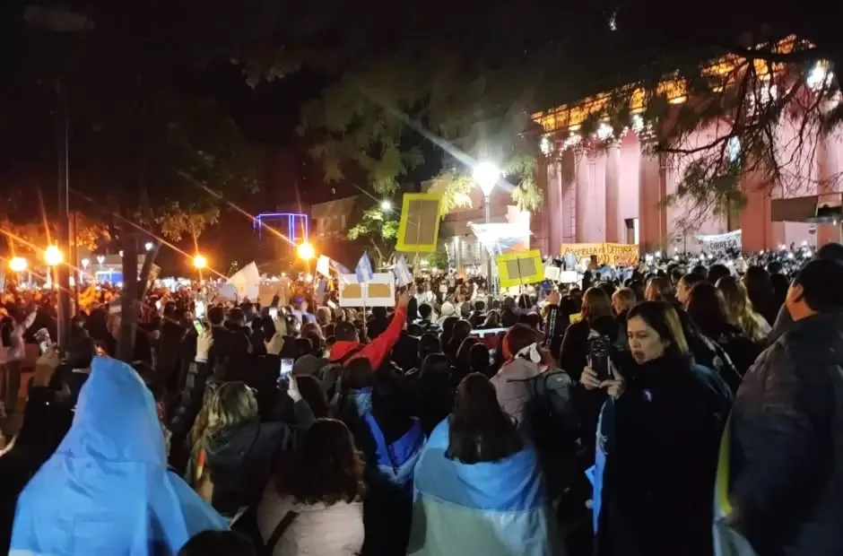 Docentes Autoconvocados de Catamarca convocaron a un “ruidazo” para mañana martes