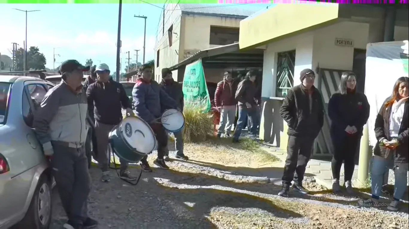 Catamarca: siguen las penurias de trabajadores en la fabrica CAMINO, por las deudas acumuladas (Video)