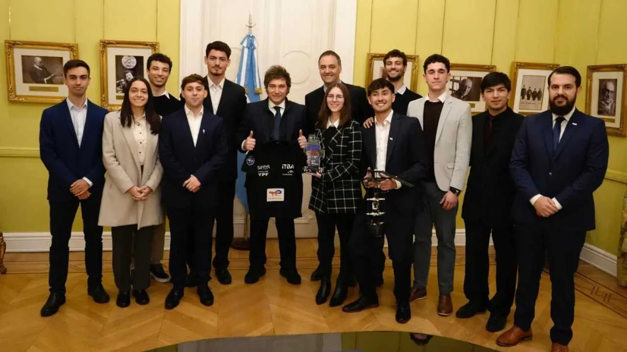 Milei recibió a los alumnos argentinos que ganaron el “Mundial de la Ciencia” de la NASA