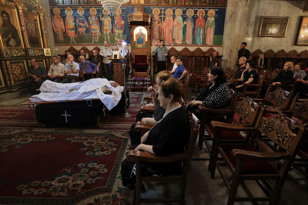 El Gobierno argentino preocupado por el ataque de Israel a la única iglesia católica de Gaza en la que resultó herido un cura argentino