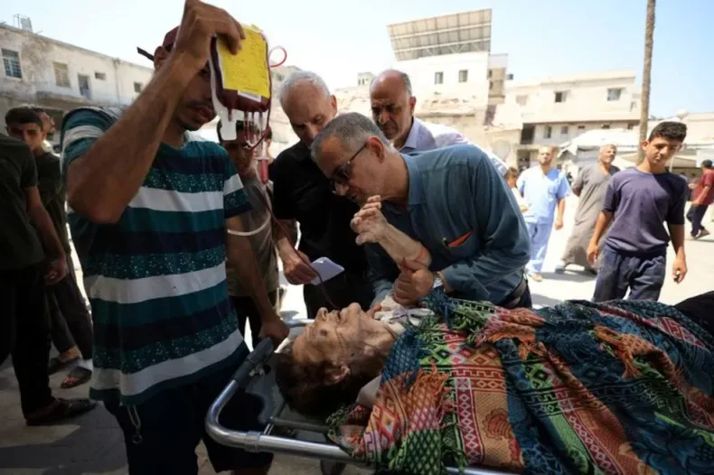 León XIV renovó su pedido de un cese el fuego inmediato luego del ataque de Israel a la única iglesia católica en Gaza
